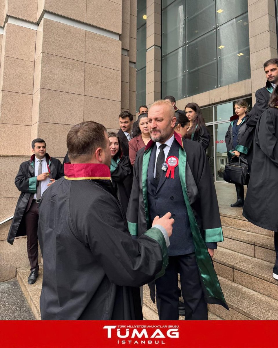 tumagistanbul's tweet photo. Bugün Çağlayan Adliyesi'nde meslektaşlarımızla bir araya geldik. Başkan adayımız Av. Salih Uçar, adliye koridorlarında meslektaşlarımızla sohbet ederek görüş ve taleplerini dinledi, projelerimizi ve istanbul Barosu'na ilişkin hedeflerimizi paylaştı.

Gerçekleştirdiğimiz basın açıklamasında, mesleğimizin gündemindeki sorunlara ve çözüm önerilerimize değindik.
Istanbul Barosu Yönetim Kurulu, Disiplin Kurulu, Denetim Kurulu ve TBB Delegasyon aday listelerimizi de kamuoyuyla paylaştık.

Meslektaşlarımızın sorunlarına çözüm üreten, mesleki dayanışmayı güçlendiren ve genç avukatların söz sahibi olduğu bir gelecek için çalışıyoruz. Daha güçlü bir baro, daha saygın bir avukatlık mesleği için baro yönetimine talibiz.

Fikri hür, vicdanı hür, GENÇ BARO!

Birlikte güçlüyüz, birlikte başaracağız.

#TÜMAGİstanbul #istanbulBarosu #GençBaro
