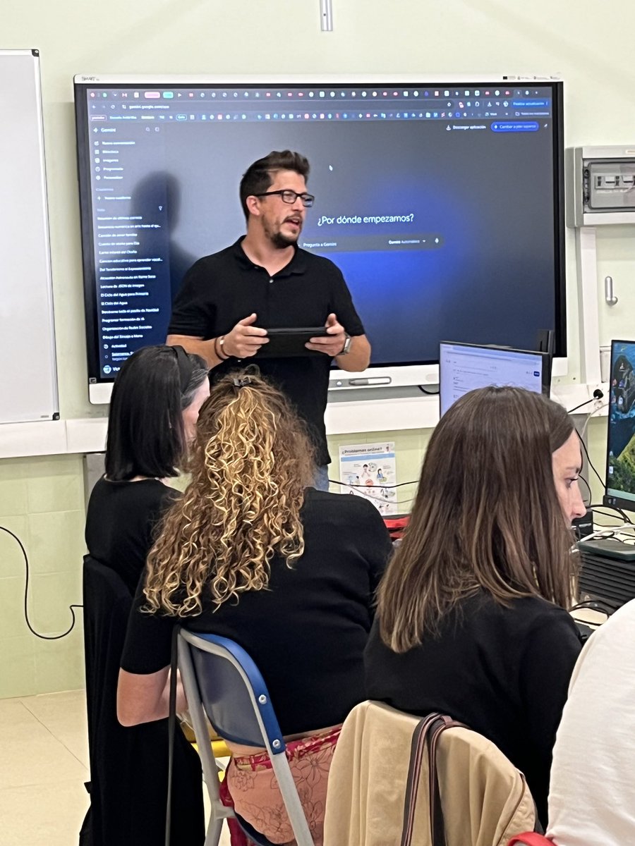 CFIESA_idiomas's tweet photo. Comienza el seminario IA EDUCATIVA: EVALUACIÓN COMPETENCIAL Y OPTIMIZACIÓN DEL TIEMPO DOCENTE
en el CEIP Pablo Picasso con Víctor Sánchez Mateos. @cfiesalamanca #innovaCyL #formacionCyL https://t.co/xXv6w57Wpt