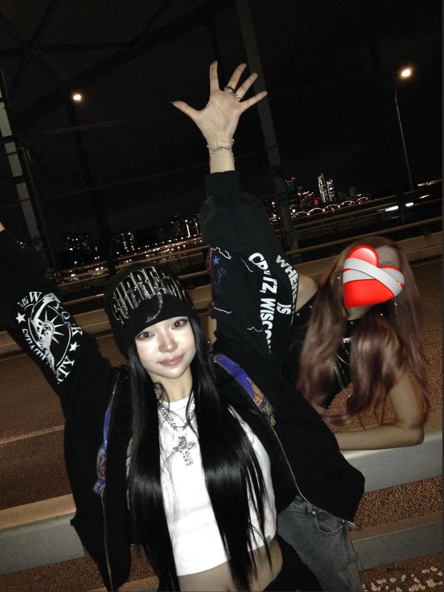 catys_10's tweet photo. 따끈따근한예슬안고싶다 https://t.co/A2iiPx9S2I