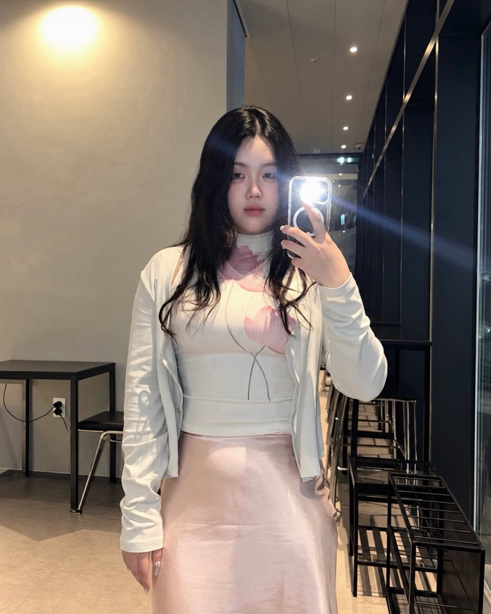 Hiiinchi's tweet photo. 오늘 컨셉 로터스코어•••🪷 이렇게 발끝까지 빡세개 꾸민거 넘 오랜만이라 조앗음ㅋㅋ 마음의 평화를 찾으세요👃 https://t.co/VaX8CwfYls