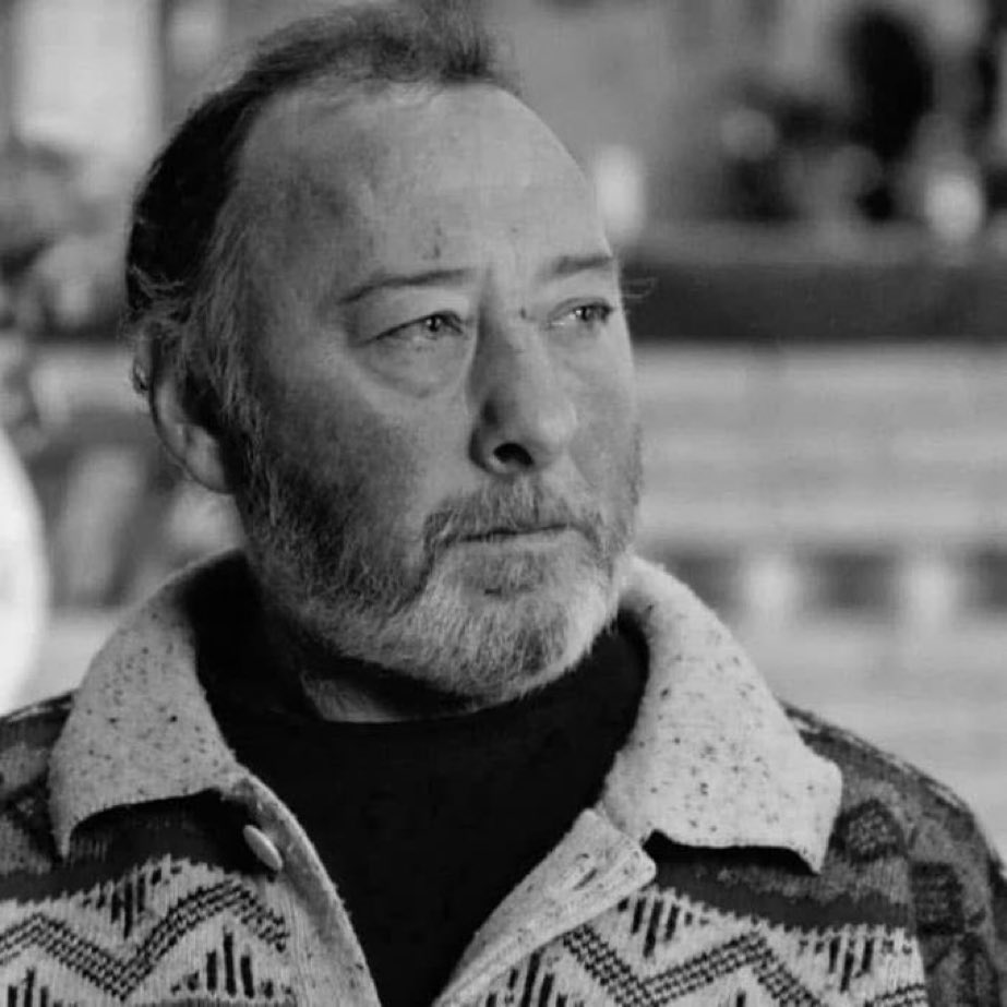 titibellini's tweet photo. Cet homme a été trop vite oublié. 
Pensées à lui et à sa petite Lola. https://t.co/gtXNw4RjXW