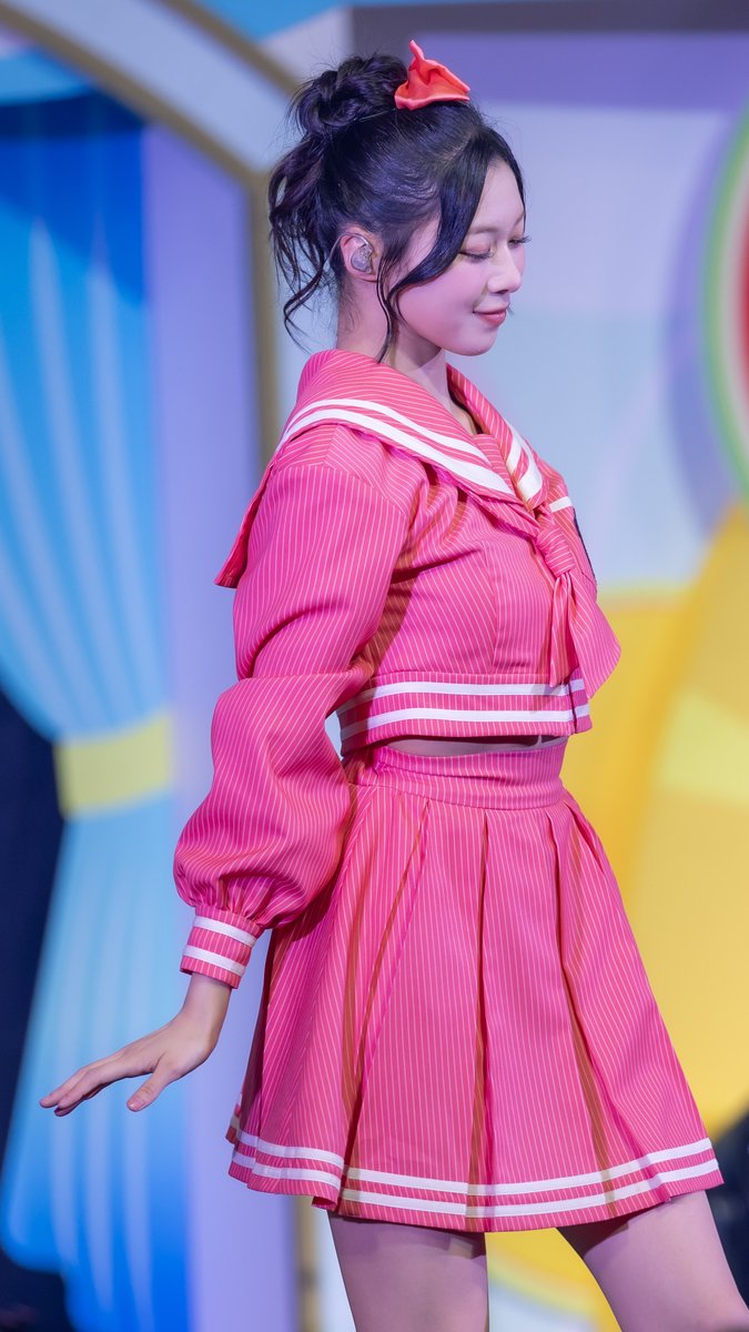 idolmaster_sic's tweet photo. ≒JOY（ニアジョイ）
村山結香
@murayama_yuuka

その5
（2026.10.12・全国ツアー夜の部・神戸国際会館）
#ニアジョイ_カメコ
#村山結香 https://t.co/VzoeH2ZC9u
