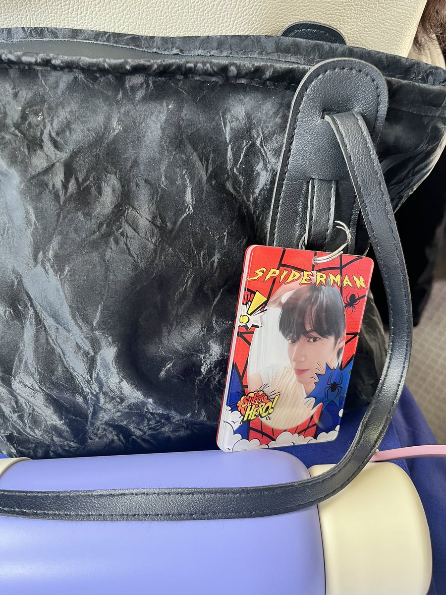 jcathlv's tweet photo. MY FIRST JL PHOTOCARD ACCCK I WANT MOREEEE😭😭😭😭 https://t.co/T70tY8daig