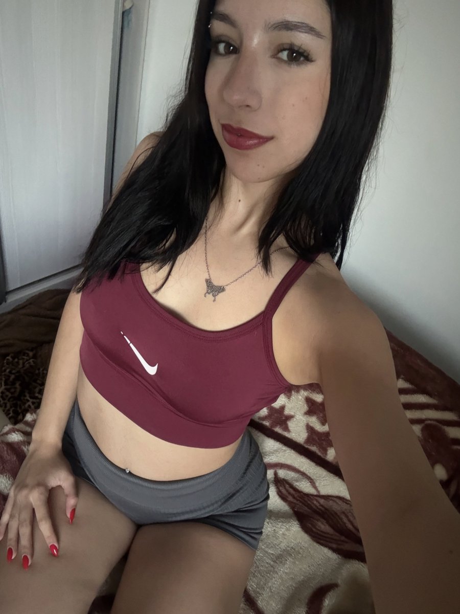 dawnlunaa6's tweet photo. literally just one nice word and i'm set for the week 😭 https://t.co/scIv2ye58v