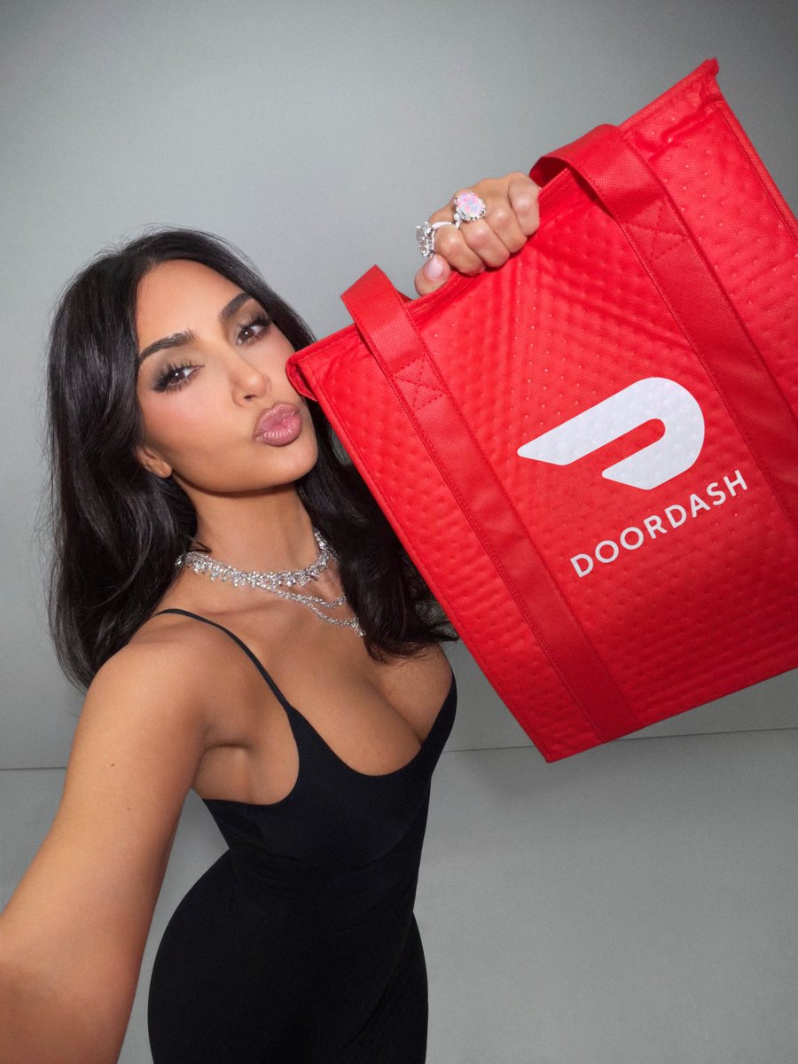 DoorDash's tweet photo. Kim DoorDashian ❤️ https://t.co/paONwRcLQ8