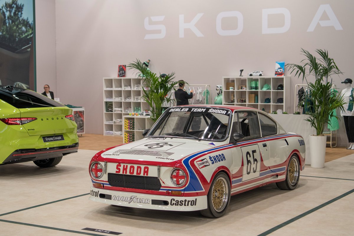 denialvibes's tweet photo. Some manufacturers took the 'bring retro stuff to the Paris Motor Show' memo more literally than others https://t.co/n3xGrEotLy