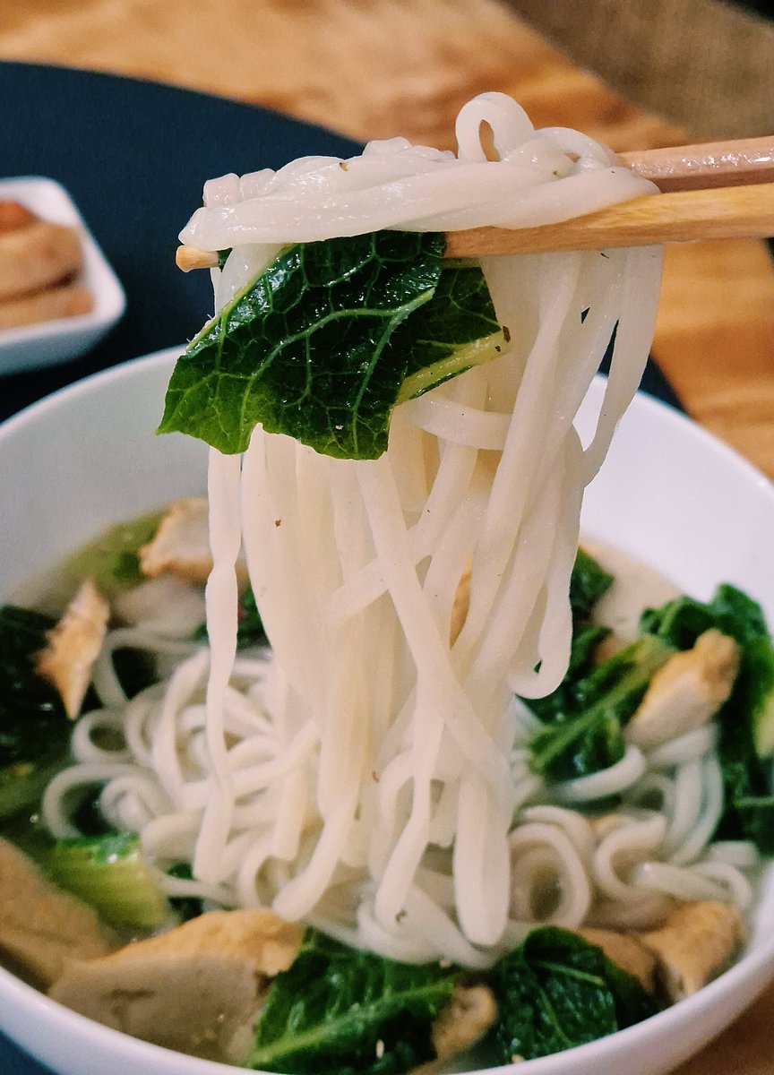 yamiyamikim's tweet photo. 봄동 칼국수 https://t.co/gyzw1Xfk9w