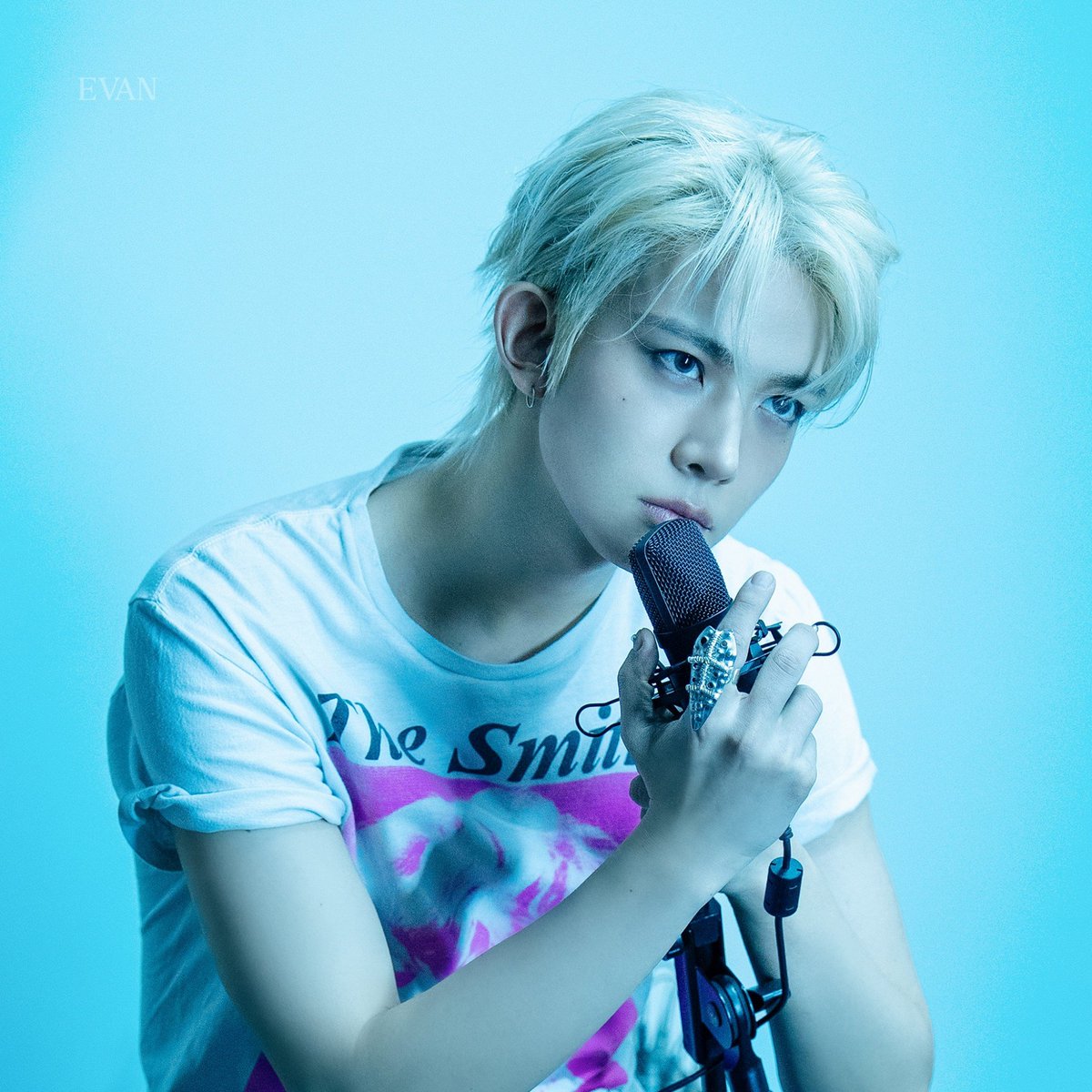 OneilyMusic's tweet photo. Happy 25th birthday to EVAN! https://t.co/Exgk90CaJq