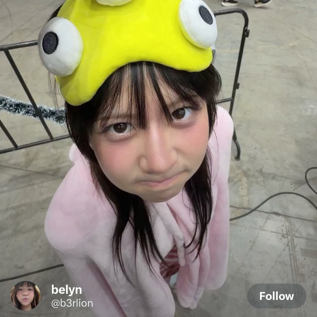 beamtsnn's tweet photo. กลัวไม่เห็นภาพคับ เป๊ะมั้ย?? เป๊ะมากก57555555

( #BlytheBNK48 ) https://t.co/jH2f8Qra1I