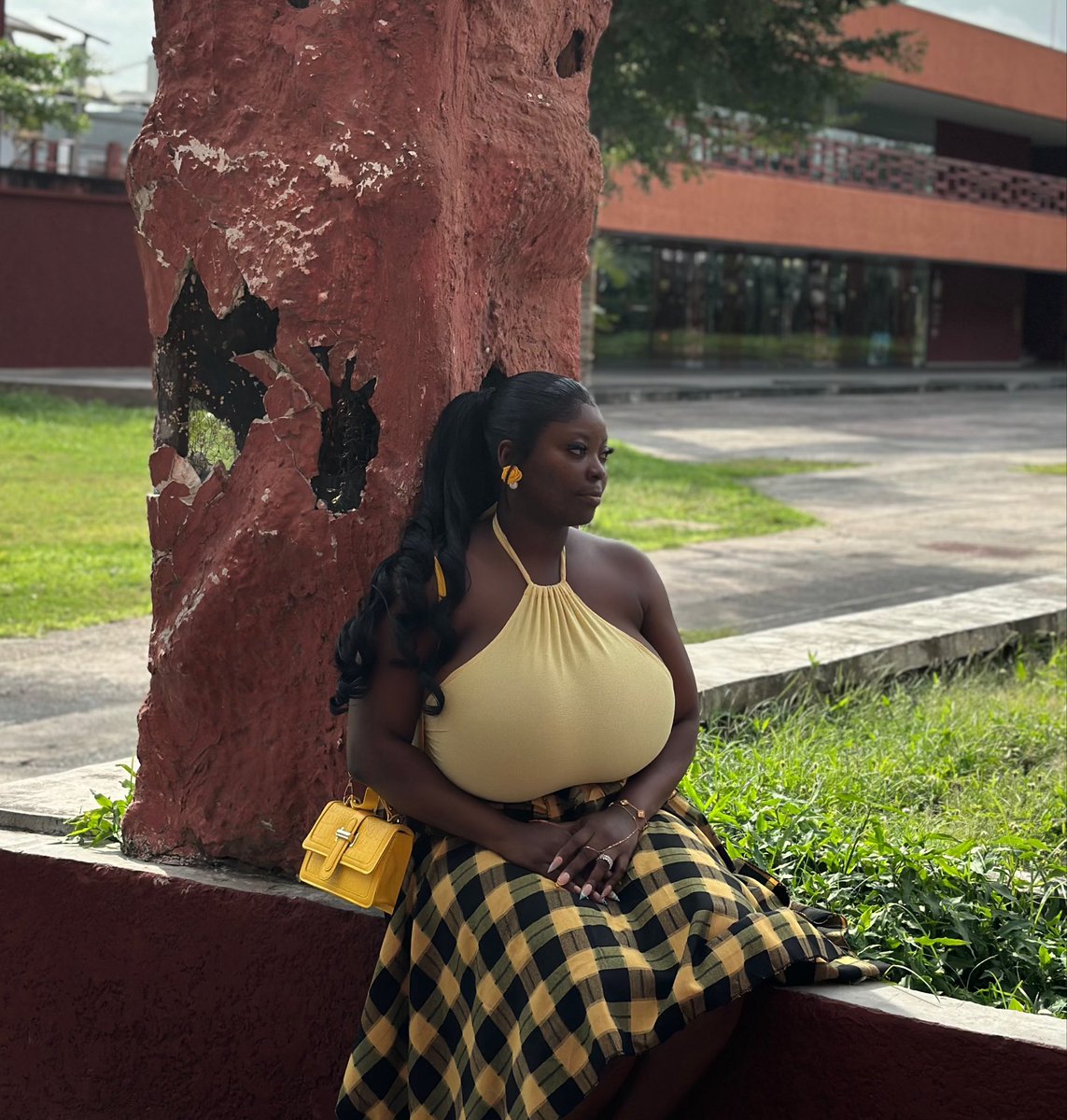 Yewandeakinrim4's tweet photo. 🧜🏿‍♀️🪄 https://t.co/mSBKeDk0yx