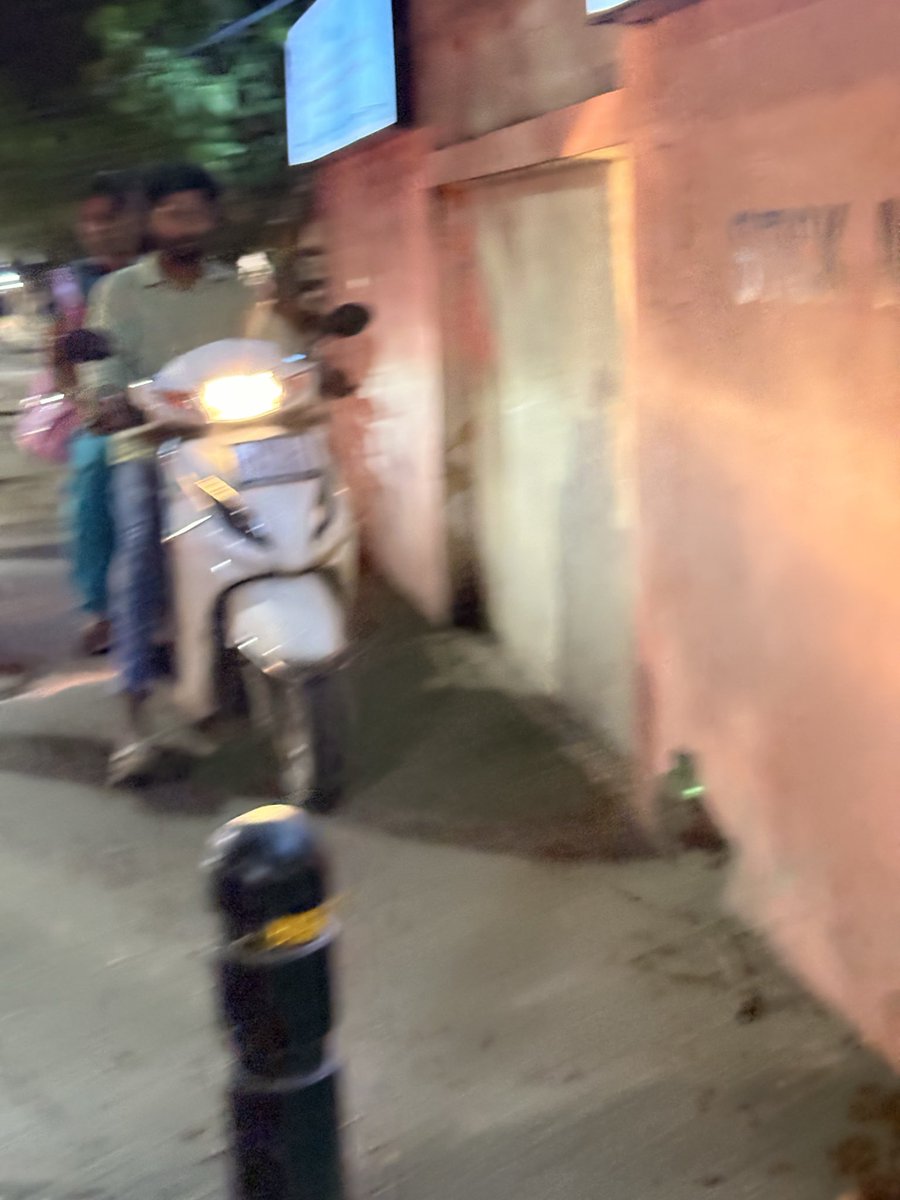 hariprasad_89's tweet photo. “Well-educated professionals” Common sense and Civic sense are just a joke in this state..😤🤦🏻‍♂️
Place : Ascendas Road, Taramani
@UpdatesChennai https://t.co/Qp4mKmTh20