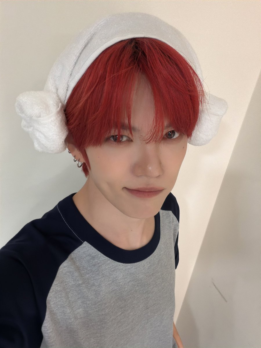 by_verivery's tweet photo. [#계현]

오늘은 꿈에서 눈 마주치자👀

#GYEHYEON
#베리베리
#VERIVERY
#눈_마주쳤지 https://t.co/yfRDWGHCHm