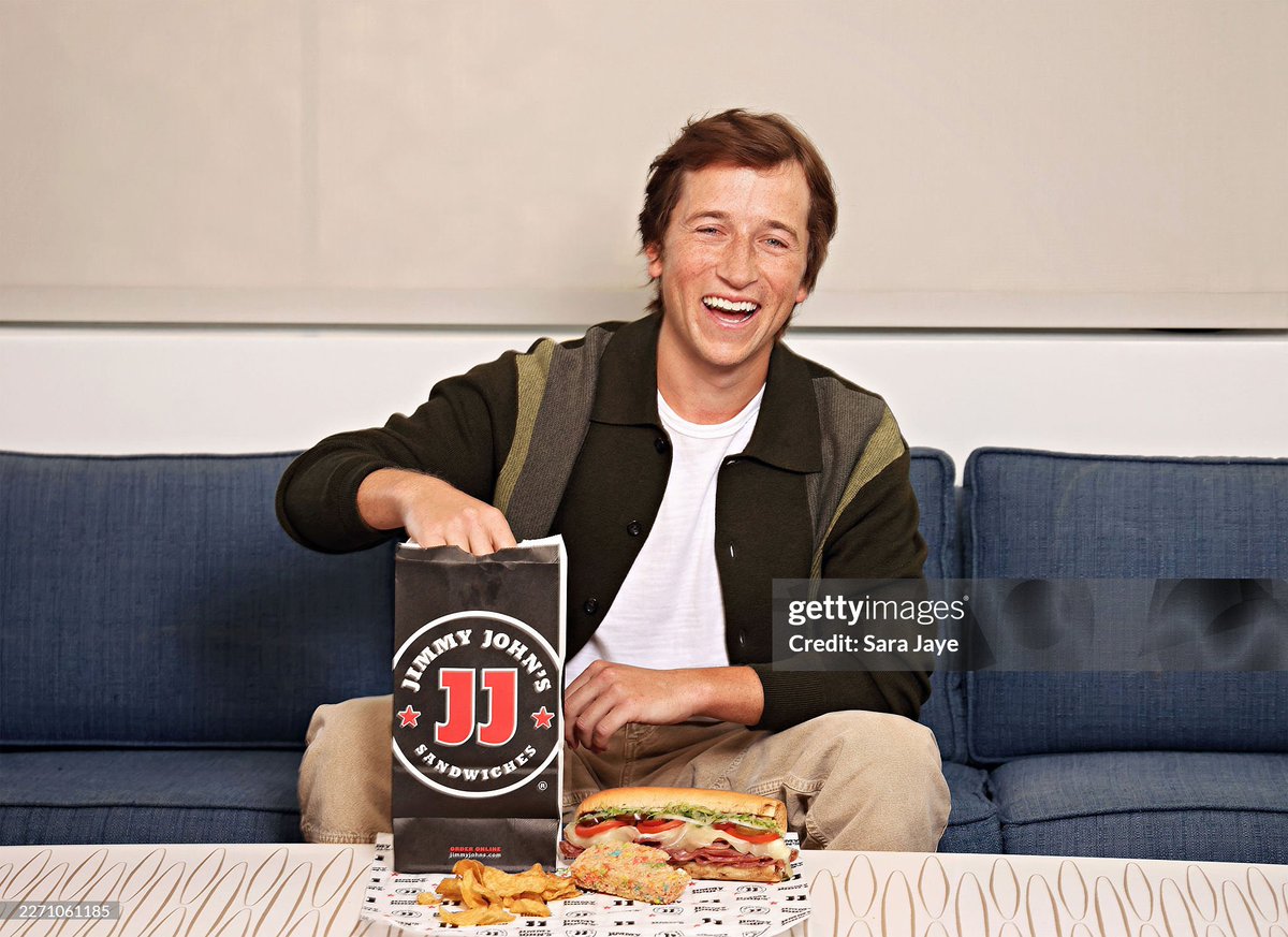 SkyGisondoCrave's tweet photo. Jimmy John's https://t.co/FXkqnZseBI