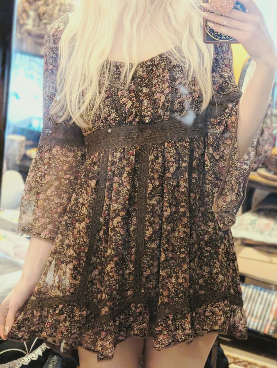 lululoocey's tweet photo. Found this really cute dress on Vinted for £10 (tag is Tapenade)

Reminded me soooo much of those Liz Lisa tunics people use for Hime Kaji looks 🍂 https://t.co/q7mlPNL31i