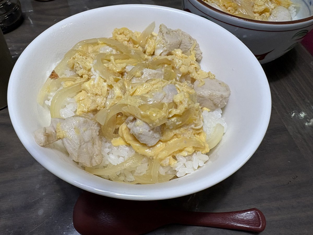 uno31075992's tweet photo. 久しぶりに親子丼作った！
つゆはめんつゆ割です。簡単に作れるつゆってあるかな

#飯テロ
#ひみつのあとりえ
#あまみとはるき https://t.co/EXgr8HfFzC
