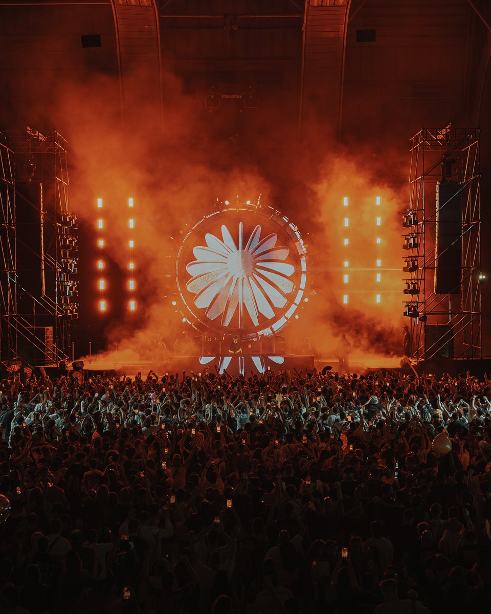 cosmicgate's tweet photo. . @edc_colombia this was sick 🔥 https://t.co/btbH1co9ql