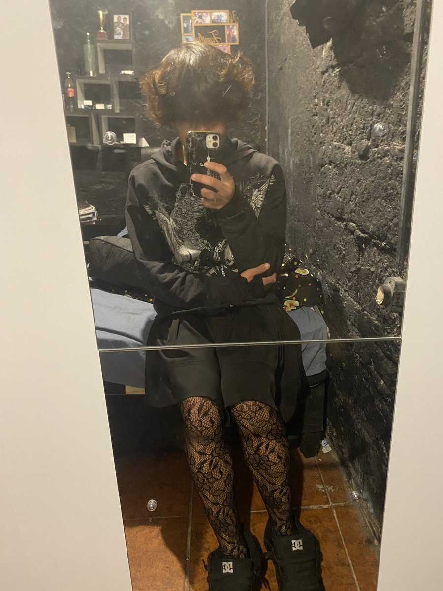 Snarkyforyou's tweet photo. I think that was one of my best outfits of the year :p

#femboy #nsfw #catboy #sexting https://t.co/sXXttXQBVN