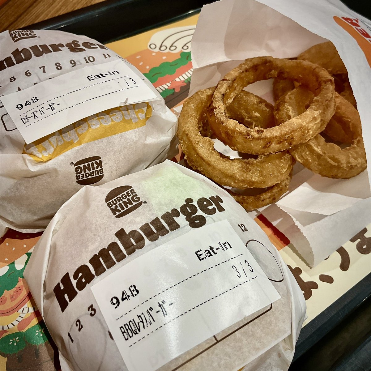 Barchetta18's tweet photo. 前から気になってて1度行きたかった〜シリーズ
バーガーキング🍔

恵比寿駅前の商店街の中にバーガーキングがあって、、
通りすがりに見かけるけれど
1度も行った事なくて気になっていました〜💦
オーダーの方法が良くわからず苦労しました(悩んだ〜)
フライドオニオン🧅はめっちゃ美味しいですね〜😋 https://t.co/hdeXP4cS66