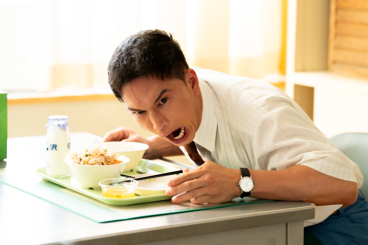 oishikyushoku's tweet photo. ⋱ 🎊放送情報のご案内🎊 ⋰
「#おいしい給食 season4」
📺10月10日より順次放送スタート✨
  - - - - - - - - - - - - - - - - - - - -
　　   いざ、南国給食🌺
　  “給食道”は灼熱の沖縄へ

明日10/17㊏ #おい給 4⃣ の放送情報は

第2話「もずくの数だけ抱きしめて」
🌺#テレビ神奈川⏰21:30～

第1話「チャンプルーとチューリップ」
🌺#TOKYOMX⏰21:00～ 再
🌺#BS12トゥエルビ⏰21:30～
🌺#山梨放送⏰22:25～

📺見逃し配信
🌺#TVer #amazon #ABEMA⏰22:00～

🌴各局のOA情報はこちら👇
https://t.co/MEmYfdRChd

出演：#市原隼人 #山本千尋 #橋本偉成 #川田広樹(#ガレッジセール) #尚玄 #中村シユン #いとうまい子 #八嶋智人 #おかやまはじめ #田山涼成
#おい給 #おいしい給食season4 #沖縄 #うまそげ #BS12 #YBS @TOKYOMX @BS12_TwellV @ybs_pr @TVer_official @PrimeVideo_JP @ABEMA