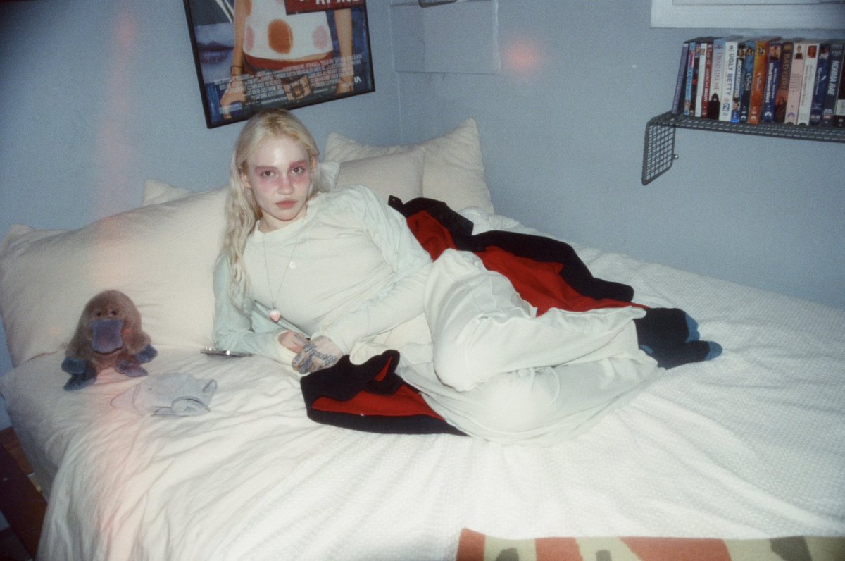 Grimezsz tweet picture