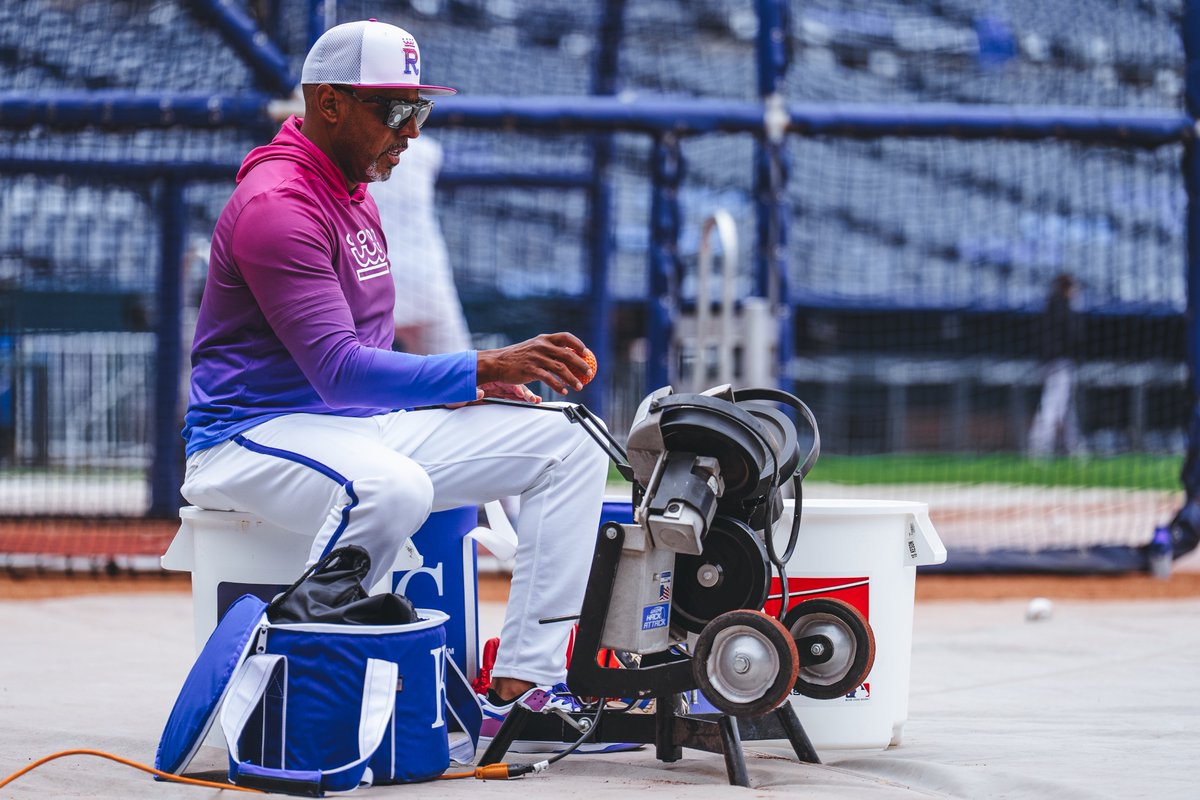 JakeEisenberg_'s tweet photo. Huge congratulations to Royals infield coach José Alguacil, whose ENTIRE INFIELD has been named Gold Glove finalists this year. 

1B: Vinnie Pasquantino
2B: Michael Massey
SS: Bobby Witt Jr.
3B: Nick Loftin

📸: @JasonHannaphoto https://t.co/Jh5YULw0F2