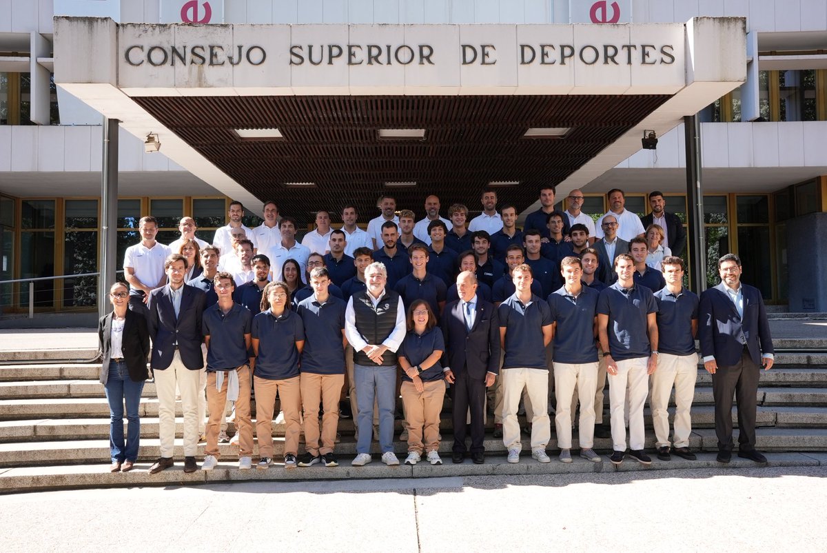 rfe_hockey's tweet photo. 🥈Los Subcampeones del Mundo, en el Consejo Superior de Deportes
📍 La ministra de Educación, Formación Profesional y Deportes, Milagros Tolón, ha recibido a los RedSticks y a la selección Hockey+.
#RedSticks #ESHockey https://t.co/vuhhsOhBWV