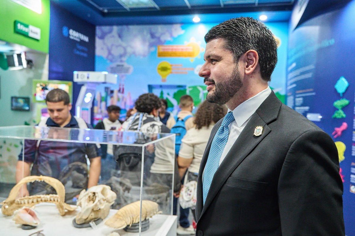 DDECPR's tweet photo. El desarrollo de las industrias de ciencia y tecnología en Puerto Rico comienza con la formación de nuestro talento. 
Hoy nuestro secretario, Lcdo. Carlos J. Ríos Pierluisi, se reunió con el equipo del EcoExploratorio para identificar oportunidades de colaboración que impulsen su expansión y amplíen el acceso a la educación de STEM en toda la Isla.