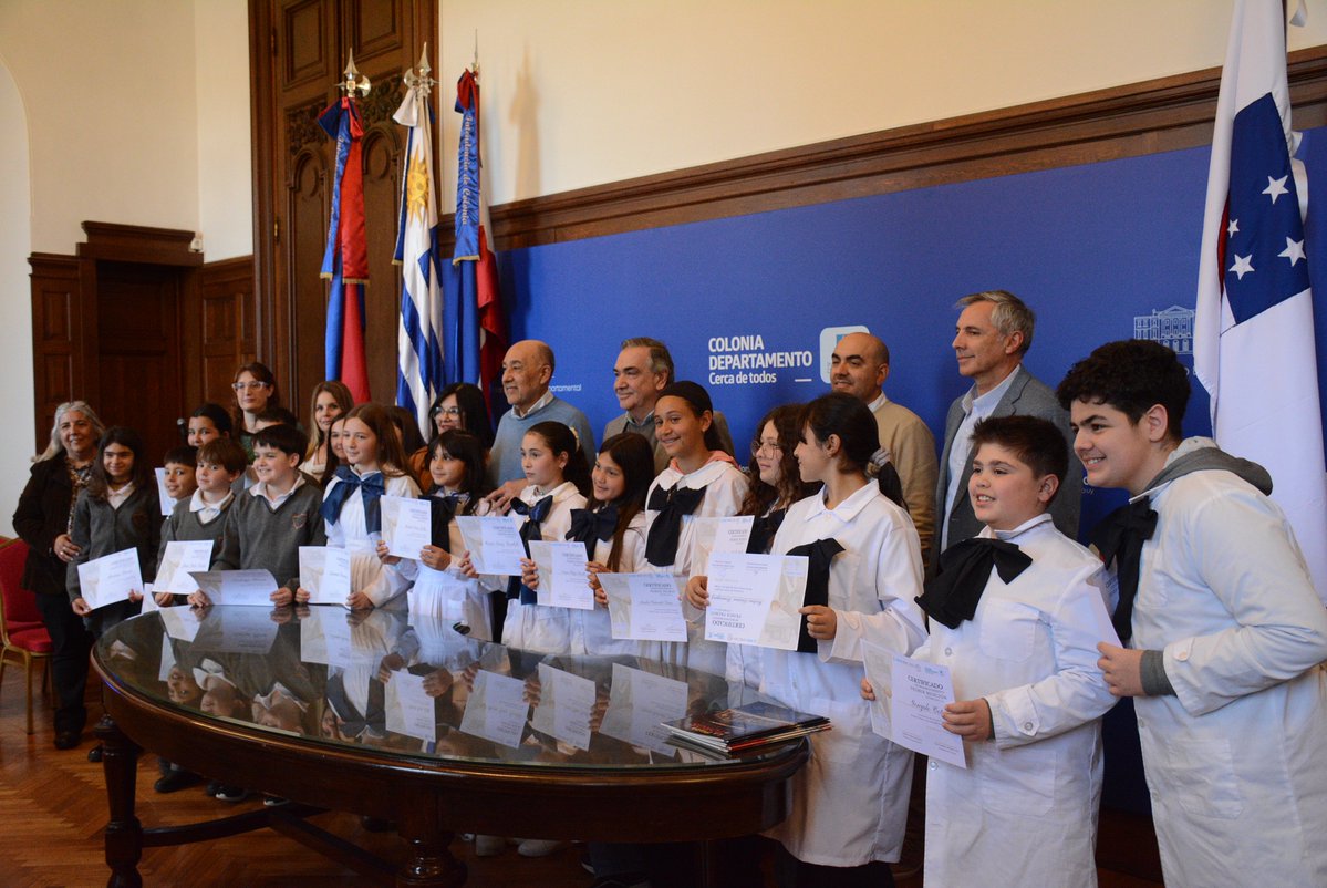 IntColonia's tweet photo. Premios del concurso escolar de Artes Visuales "Frontón de Pelota de Vasca: una mirada en collage". Ver más en https://t.co/UTKmanpAu0
#intendenciadecolonia https://t.co/SrbZYF1ghF
