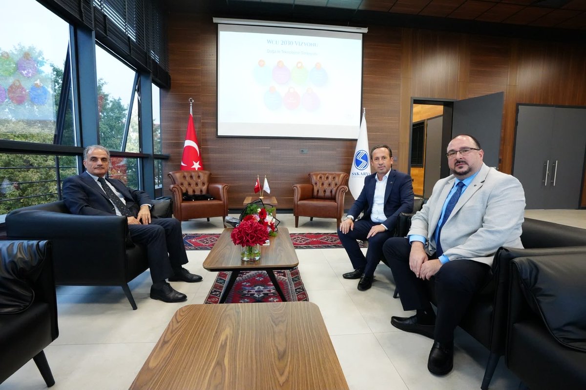 ProfDrHamzaAl's tweet photo. Karadere Mahallesi Muhtarı Sayın Ferruh Akıncı'yı, Sosyal Hizmet Bölümü öğretim üyemiz Prof. Dr. Mehmet Zafer Danış ile üniversitemizde ağırladık. 

Nazik ziyaretleri için kendilerine teşekkür ediyorum. https://t.co/O6gKkaCmQ3