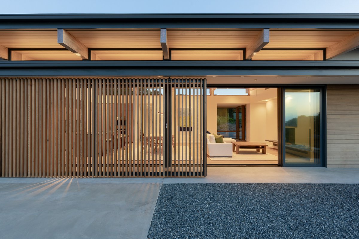 PandaWindows's tweet photo. Framing the view from the outside. ✨  

The LWTS.31 Aluminum/Wood Clad Thermally Broken system pairs a sleek exterior profile with the warmth of wood on the interior. 🏡  

Built to complement modern architecture, LWTS.31 delivers 
thoughtful performance without taking away from the design of the home.  

See more of the LWTS.31 at the link in our bio.  

#PandaWindowsAndDoors #LWTS31 #CustomWindows #Architecture #ModernDesign #ArchitecturalWindows