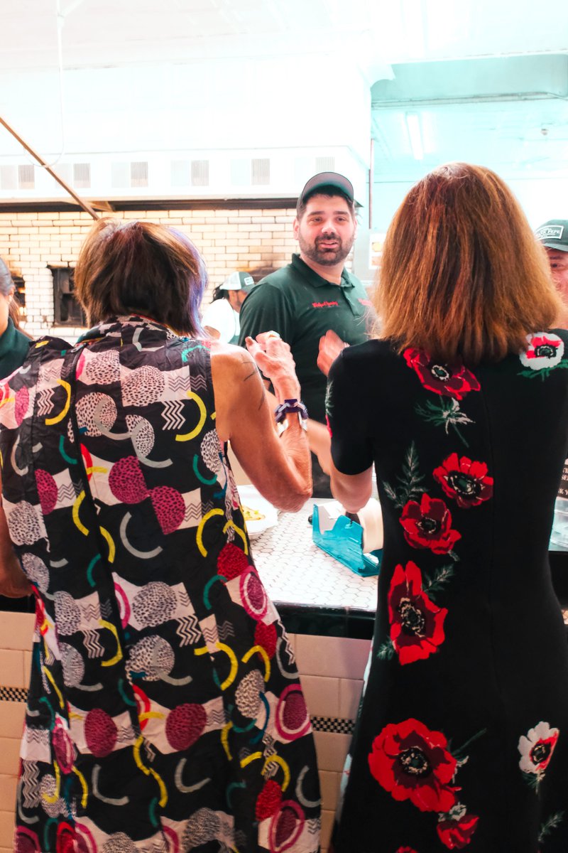 Rosa_DeLauro's tweet photo. New Haven apizza >>>

Like many of you, I was raised on these slices. I declared New Haven the pizza capital of the U.S. in the congressional record, and we haven’t stopped recognizing that fact since! 

I will always honor Connecticut’s contributions to American culture. 🍕🍕 https://t.co/qyitCeEn8P