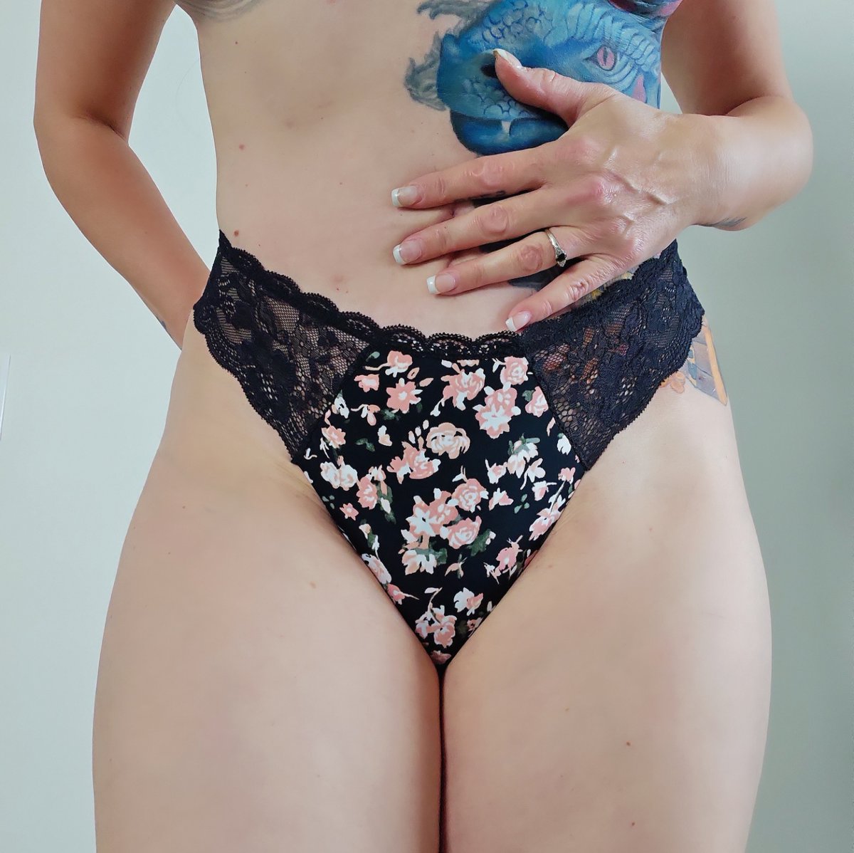 veronika_rosexx tweet picture
