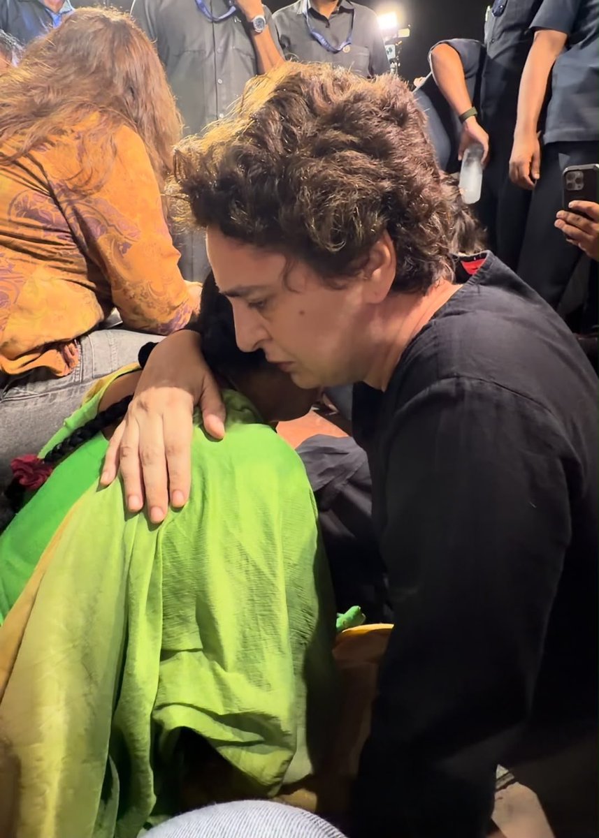 nsui's tweet photo. LoP Shri @RahulGandhi and Congress General Secretary Smt. @priyankagandhi met Ankita Bhandari’s parents, who are protesting at India Gate against Dushyant Gautam’s appointment as Sikkim Governor.

Ankita's family is crying for justice, while the BJP is rewarding the very man facing allegations in her case.

PM Modi, the women of India are watching and they will not forget.

📍 New Delhi