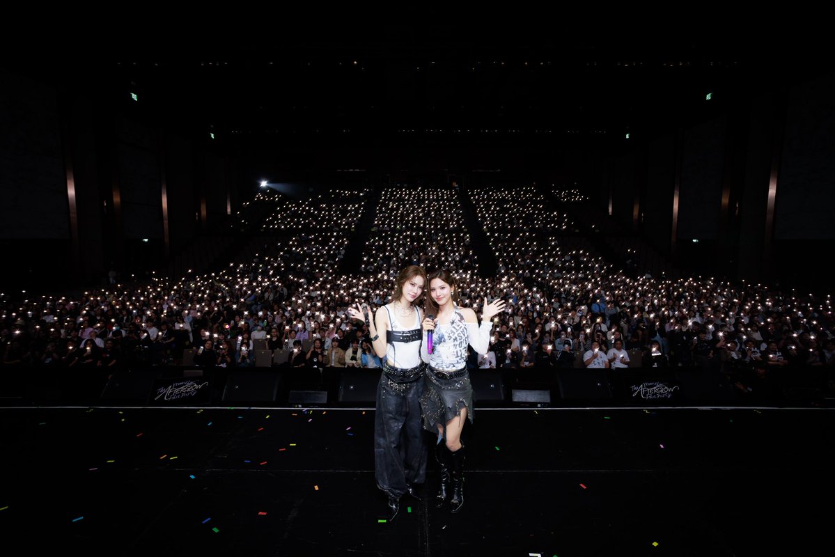 GMMTV's tweet photo. ขอบคุณทุกคนที่มาเจอกันวันนี้ มาส่งท้าย “เงาใต้พระจันทร์ Moonshadow” ไปด้วยกัน ที่เต็มไปด้วยความสุข ขอบคุณทุกคนที่เดินทางมาด้วยกันตั้งแต่วันแรกเลยน้า #MoonshadowSeriesFinalEP

ฝากติดตาม 
“เงาใต้พระจันทร์ Moonshadow” 🌙🎼
ดูย้อนหลังครบทุกตอน แอป oneD ที่เดียว

พรุ่งนี้ยังมีอีกหนึ่งความสนุกรออยู่ มาเจอกันน้า 
"Moonshadow : The Afterglow After Party" 🌙✨
🗓️ THU, 15 OCTOBER 2026

📌 Buy Live Streaming Tickets 👉https://t.co/bQGh9aMN4V

📍ICONSIAM HALL, 7th FLOOR ICONSIAM
And worldwide live streaming via TTM LIVE

#MoonshadowSeries 
#GMMTV