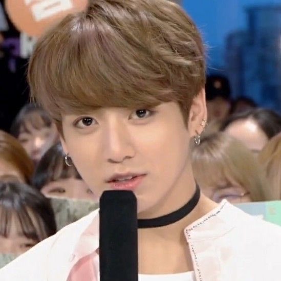 miffyzkoo's tweet photo. i misssss jungkook wearing chokers https://t.co/nXRlHwqVhi