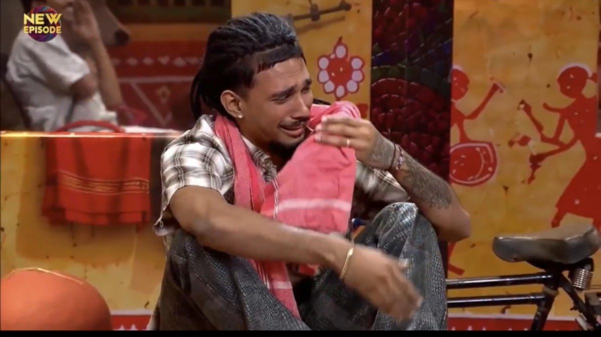 Genuine_rtt's tweet photo. Tbh, sehma toh hua h Bhai, fight k baad🤣

#BiggBoss20 #YungDSA #Gullu https://t.co/EPN67d2Xul