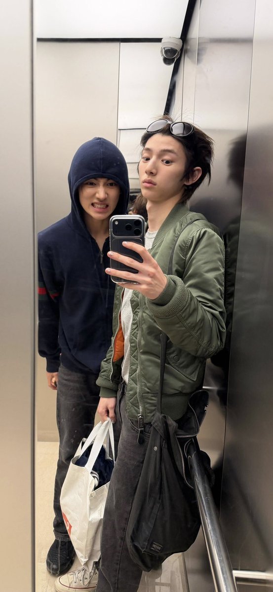 JJUuUu00's tweet photo. 보910다 https://t.co/jxdYDGIOEF