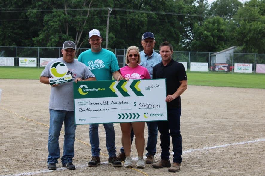 ChannelSeed's tweet photo. Some traditions are worth passing down. ⚾

Just ask SeedPro Andy Kuntz, whose family has been part of the Denmark Ball Association for years. Through his #ChannelingGood nomination, he's helping improve the local t-ball diamond with brighter lights, a sturdier backstop and some shade for families cheering from the sidelines.

Now that's a home run! #AllInAllSeason