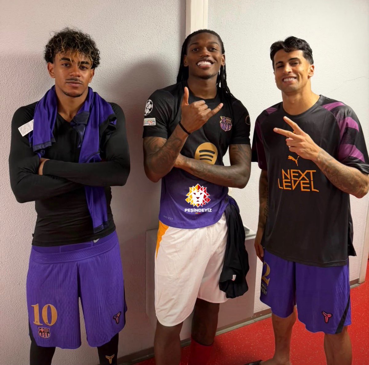 TouchlineX's tweet photo. 📸 - Lamine Yamal, Rafael Leao and Joao Cancelo yesterday after the game. https://t.co/YBSEKUXEXK