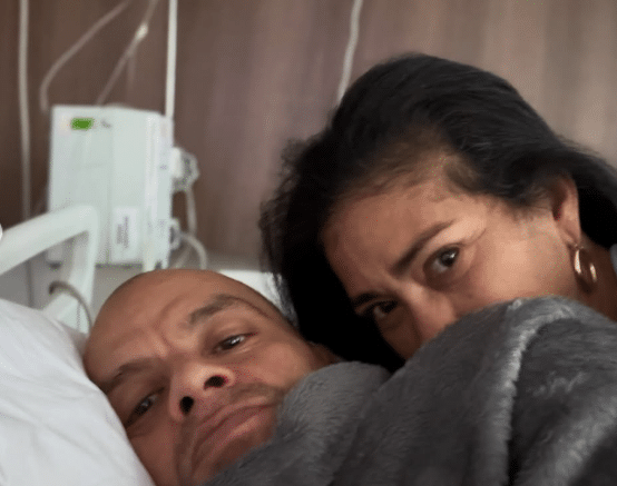AnalisisUrbano's tweet photo. #VicoC #rionegro |
El reconocido rapero puertorriqueño Vico C, conocido como ‘El filósofo del rap’, se recupera favorablemente después de someterse a una cirugía de columna cervical en el Hospital San Vicente de Paúl, Centro de Especialistas, ubicado en Rionegro, Antioquia. 
https://t.co/JeJDBzUgmU