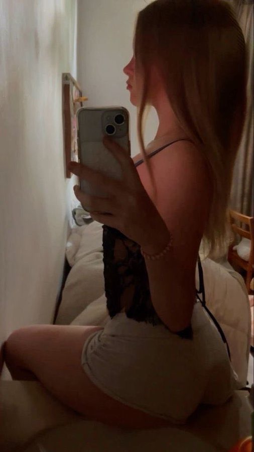 theassetking's tweet photo. Wanna trade for free ?  😍

Guys only 🤭 https://t.co/9R8dYCtVDT