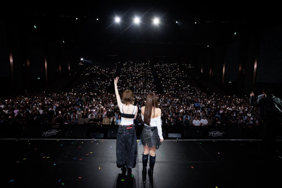 MoonShadowGMMTV's tweet photo. ขอบคุณทุกคนที่มาเจอกันมากๆ เลย วันนี้มีความสุขมากๆ ที่ได้เจอทุกคน ดีใจที่ได้ร่วมเดินทางกับทุกคนตั้งแต่วันแรกจนถึงวันนี้เลย หวังว่าเรื่องราวความรักครั้งนี้จะอยู่ในความทรงจำของทุกคนตลอดไป ✨ #MoonshadowSeriesFinalEP

ฝากติดตาม 
“เงาใต้พระจันทร์ Moonshadow” 🌙🎼
ดูย้อนหลังครบทุกตอน แอป oneD ที่เดียว

#MoonshadowSeries 
#GMMTV