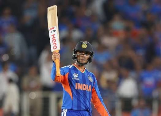 NelliKarth2797's tweet photo. 10 overs to go! India need 133 runs off 60 balls in the chase of 248. 🇮🇳🔥

Can Abhishek Sharma and Tilak Varma turn this game around? 👀🏏

#INDvWI #TeamIndia #Cricket #UniBuzz https://t.co/n8LhP3Ofxv
