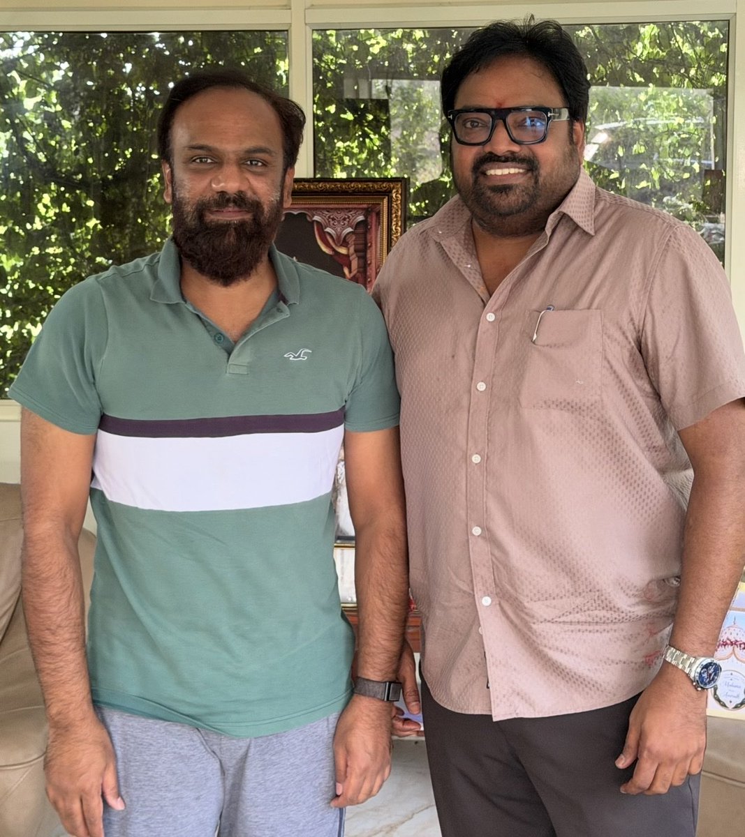 MeherRamesh's tweet photo. Hearty welcome to peoples leader 
late #VangaveetiMohanaRanga heir ❤️
 Dear Brother 
Sri @VangaveetiOffl #VangaveetiRadha ❤️ POWERED BY #Janasenani ✊🏻
Sri @PawanKalyan ✊🏻❤️
 @JanaSenaParty ✊🏻💥 https://t.co/BXovaqJ8p7