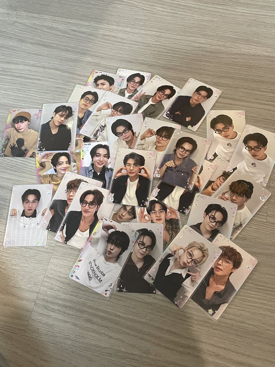 fallinl0veu's tweet photo. กองนี้ใบละ 5-30 บาทน้าแม่ ๆ 

นัดรับงานไฟนอลเวี้ยดโด้ / เดินทาง 45

#ตลาดนัดgmmtv 

**นัดรับงานไฟนอลก๊อกเดมก่อนเช้าวันที่ 16 น้าเค้าไม่พกไปทั้งกอง** https://t.co/HFUeAWUWba