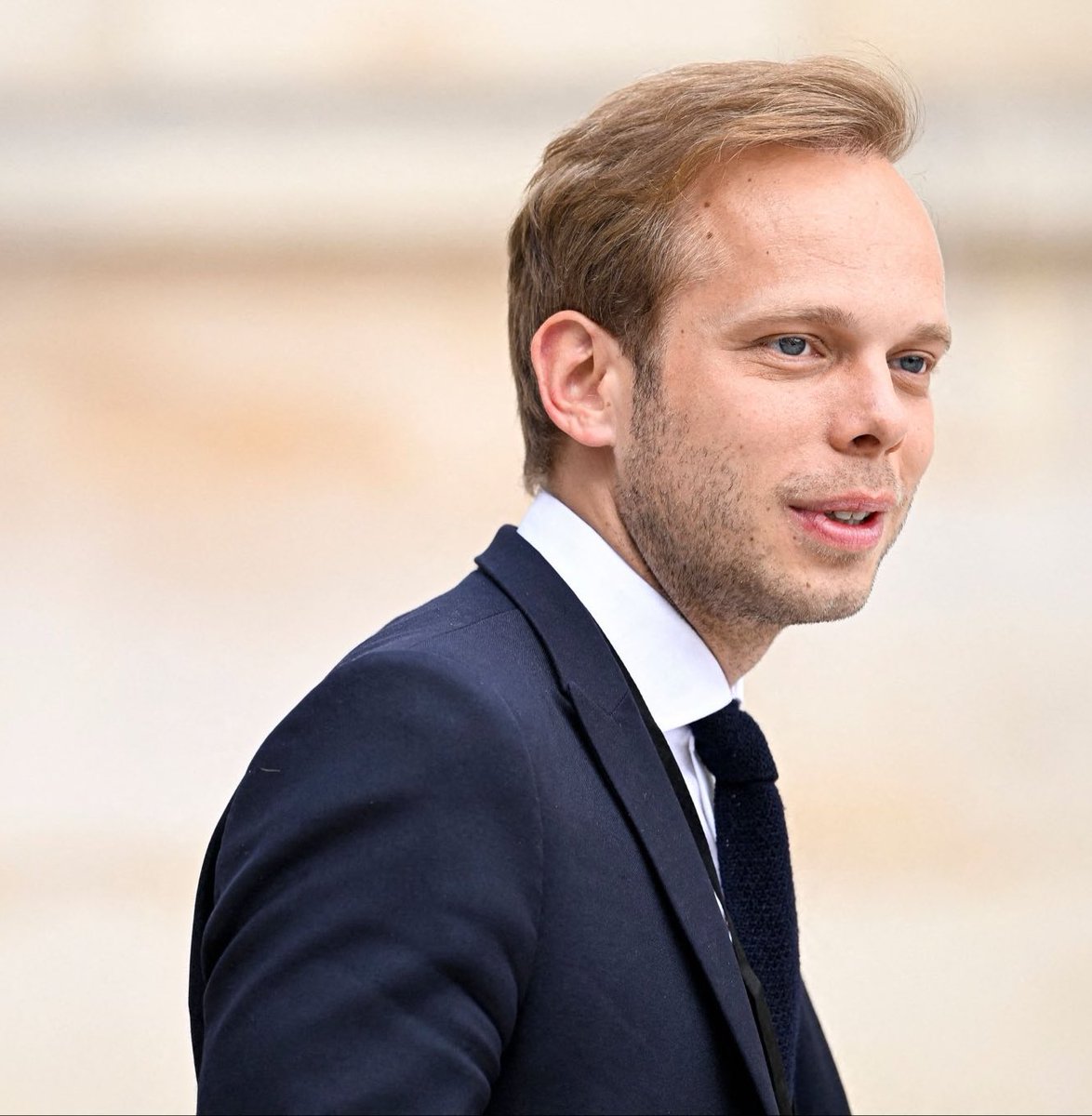 ojim_france's tweet photo. 🚨Charles Alloncle accuse France Télévisions et Radio France de le PRIVER d'antenne :

"Ils ne veulent PAS que vous sachiez comment votre argent est dépensé. Des karaokés à 250 millions €, des indemnités de départ de + de 500 000 €, des nuits dans des palaces à 1700 euros..." https://t.co/gVU6SGr17I