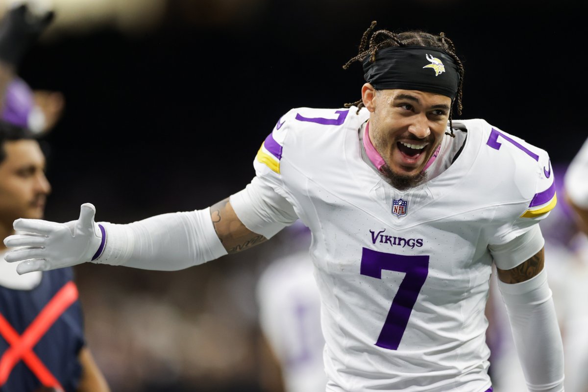 VikingsPR's tweet photo. The Vikings are the first team since the 1991 Buffalo Bills to secure a player of the week award in four of the first five weeks of a season:
𝗪𝗞 𝟮: @rodgers_isaiah 
𝗪𝗞 𝟯: @Myles_price3 
𝗪𝗞 𝟰: @WillReichard 
𝗪𝗞 𝟱: @byronmurphy https://t.co/4wQpYsnMvv