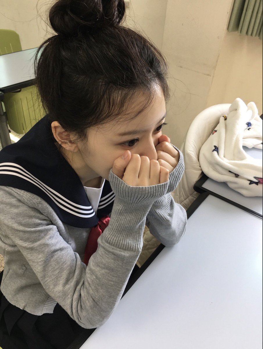 zzzuuzui's tweet photo. 지금인생이너무힘들어서세라복모카봐야함……ㅜ https://t.co/5B3urfZwC9
