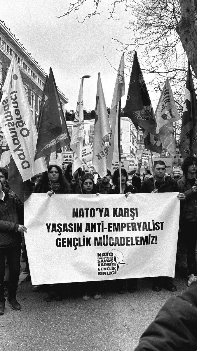 dayanismx's tweet photo. Emperyalist savaş aygıtı NATO’ya karşı sesini yükselttiği için tutuklanan arkadaşlarımızın tutukluluğunun 100.gününde 16 Ekim Cuma günü saat 14.00’da Esnaf Yemekhanesi’nden Ana Kapı’ya yürüyoruz!

Direnişimiz baskılarınızdan üstündür!

#BaskılarNafile https://t.co/jsFyVqFqIh