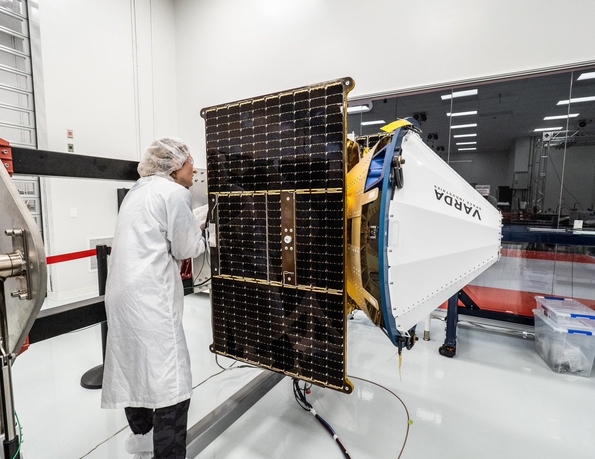 spaceiucom's tweet photo. What if the next big manufacturing breakthrough happens in space? 🚀

@VardaSpace has two spacecraft in orbit and eight more planned, aiming to manufacture valuable materials like pharmaceuticals in microgravity before returning them to Earth.
-
-
-
#space #VardaSpace https://t.co/o8v7j5ypQS